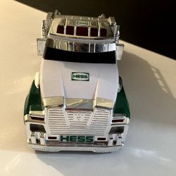 2019 Hess Corporation Truck With Flashing Lights 
