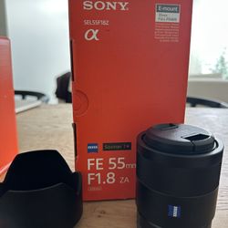 Sony Zeiss FE 55mm F1.8 Lense