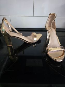 New Open Toe 2in gold heels