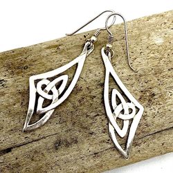 Vintage 90s Artisan Triangular Celtic Knot Earrings - Signed “BB Sterling”