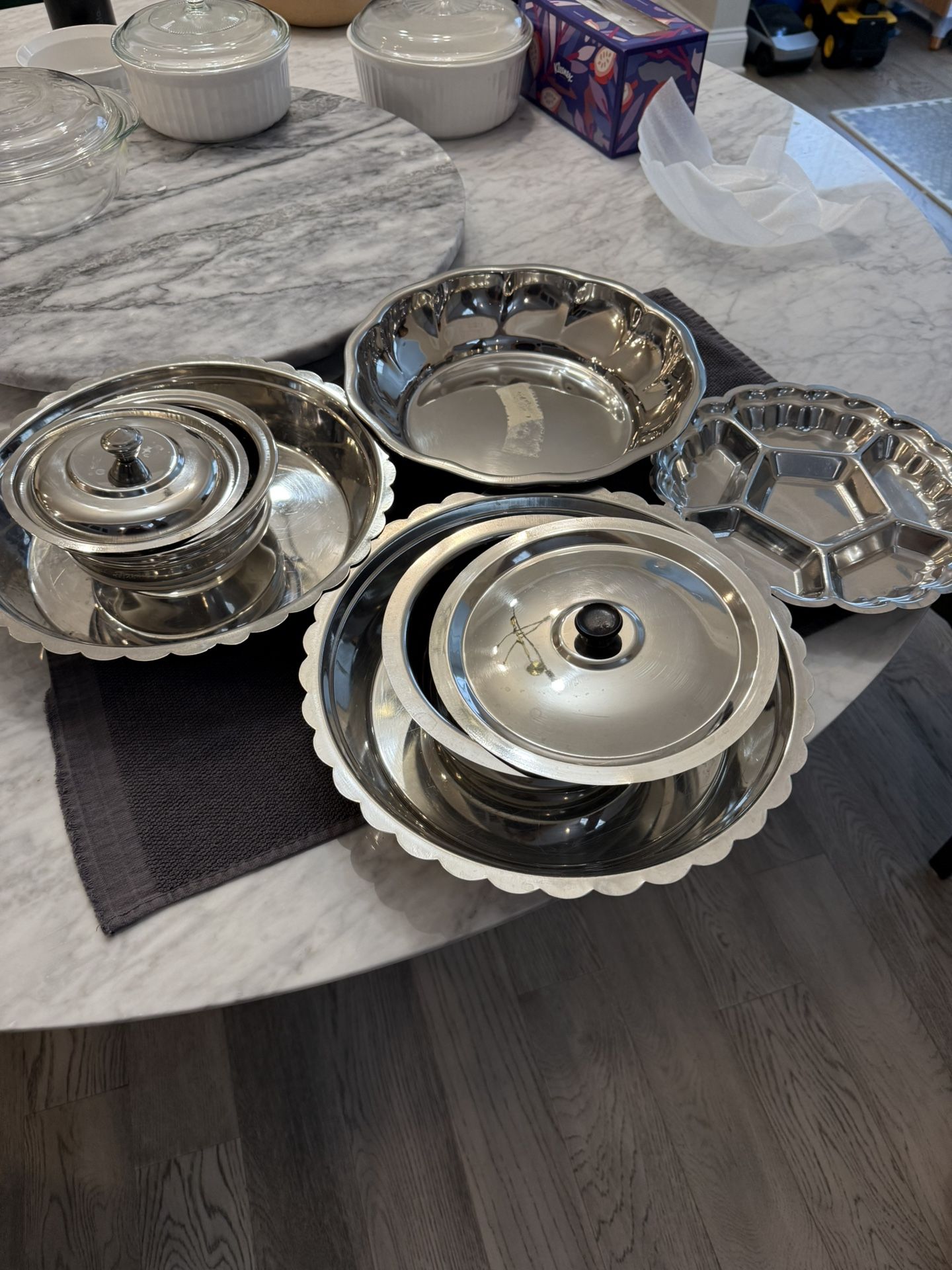 Stainless Steel Trays And Containers With Lid - 8