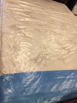 New Queen double pillow top sets $375