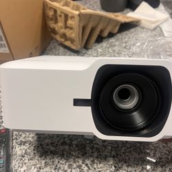 ViewSonic LS740HD Projector