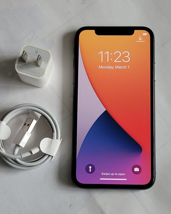 iPhone X , 256GB , Unlocked for all Company Carrier , Excellent Condition Like New