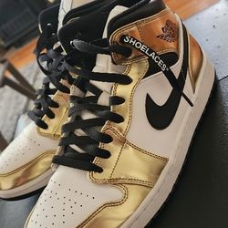 Jordan 1 Metallic Gold 