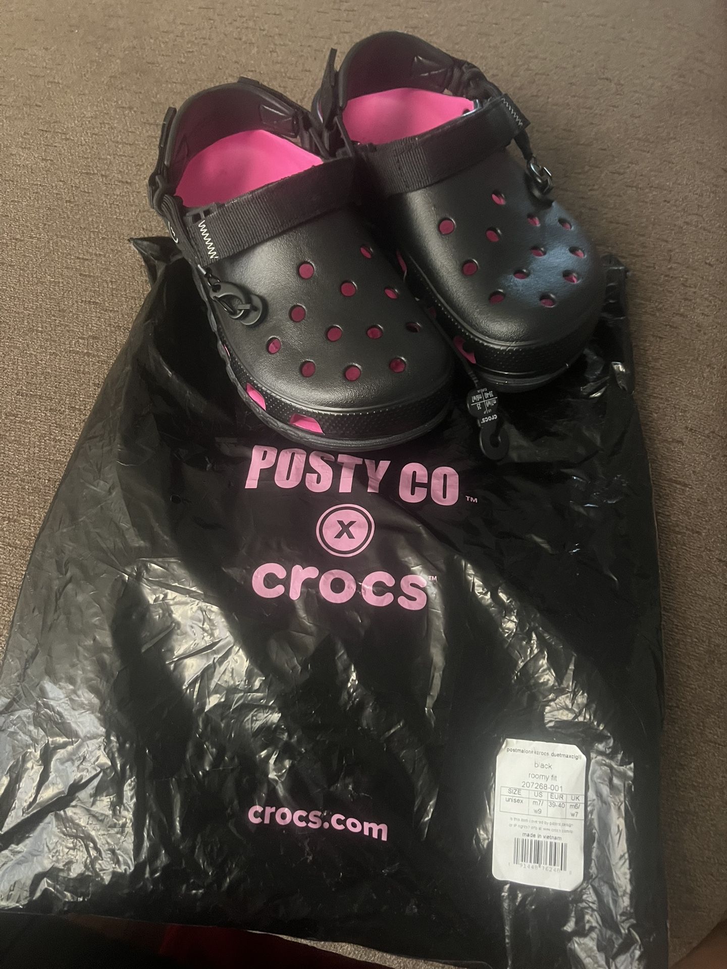 Posty Co x Crocs
