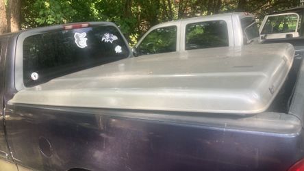 Fiberglass cap for 5.8 gmt800 truck bed