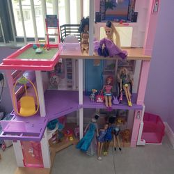 Barbie Doll House With Accessories And Barbies