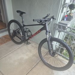 Trek Marlin 5 XL 29 New.  2026 Nueva Sin Usar 
