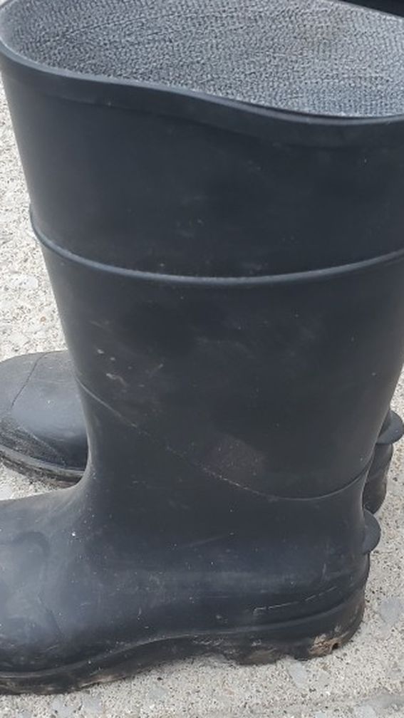 Rubber Boots - Size 9