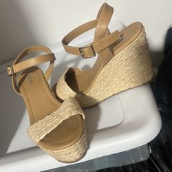 Woman’s Shoes