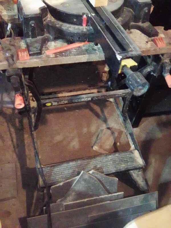 Fold Up Saw Bench
