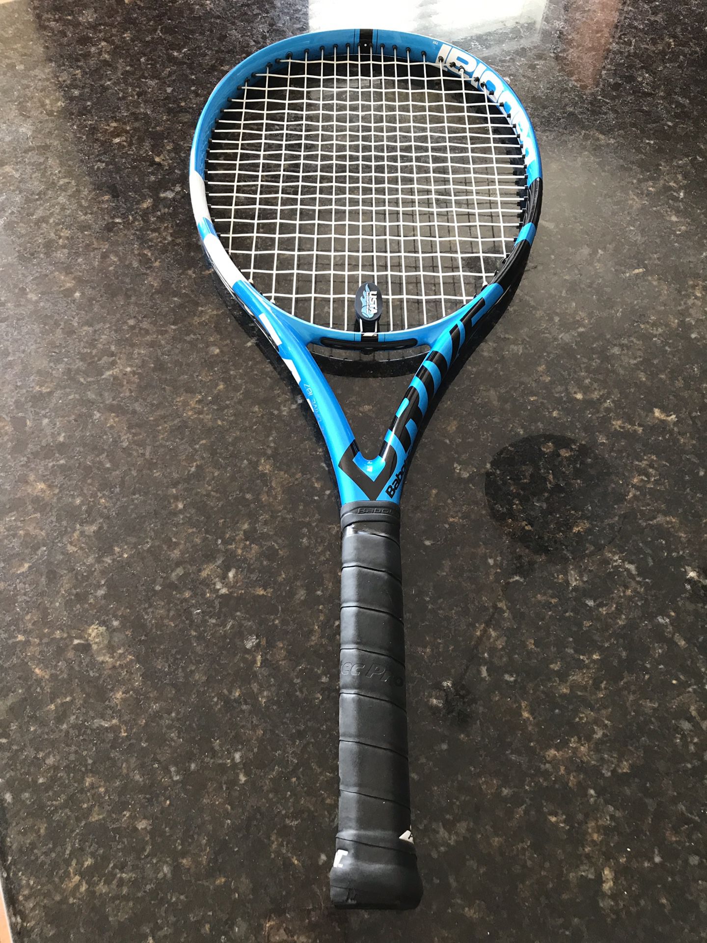 BABOLAT 🎾PURE DRIVE TENNIS RACKET. $130 plus $7 SHIPPING. GRIP SIZE 41/4