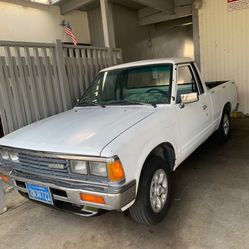 1985 NISSAN TRUCK