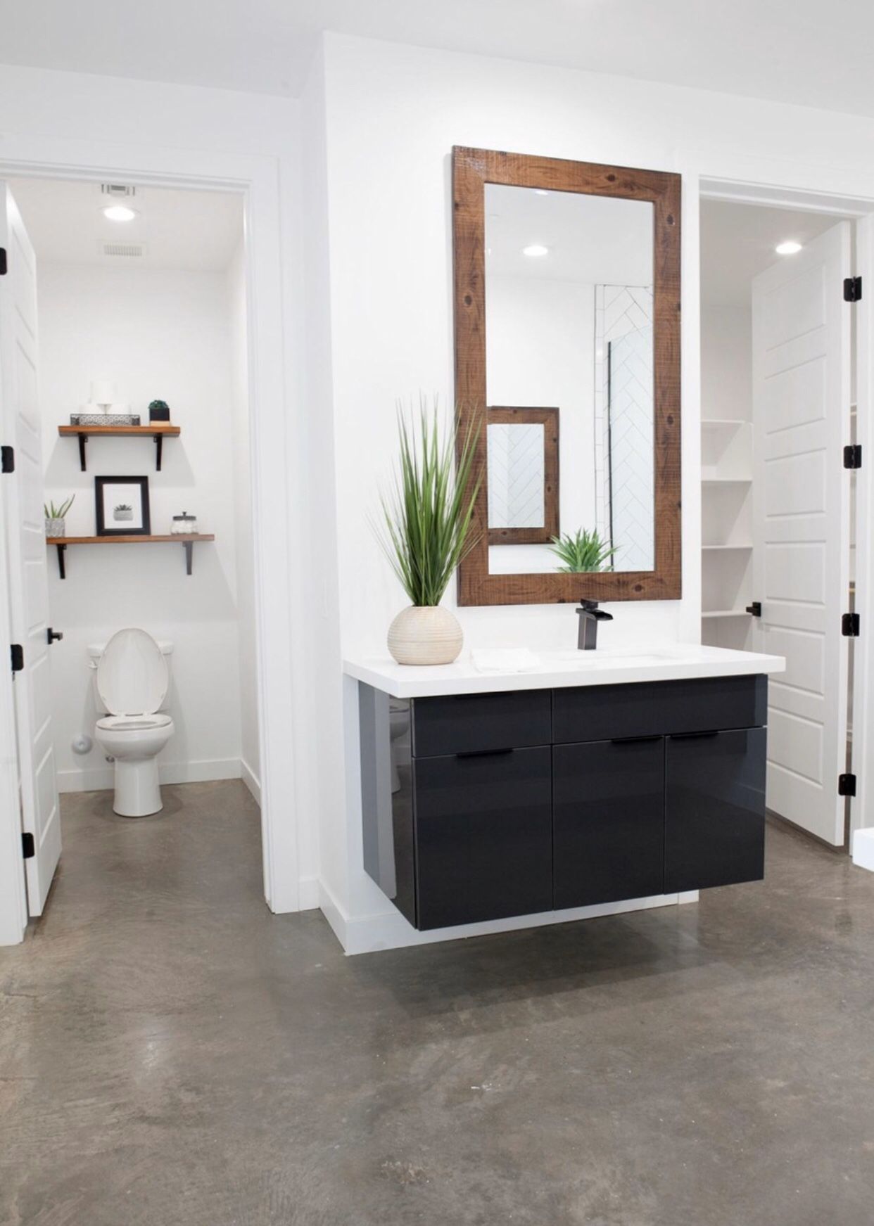 Granite/ Quartz countertops