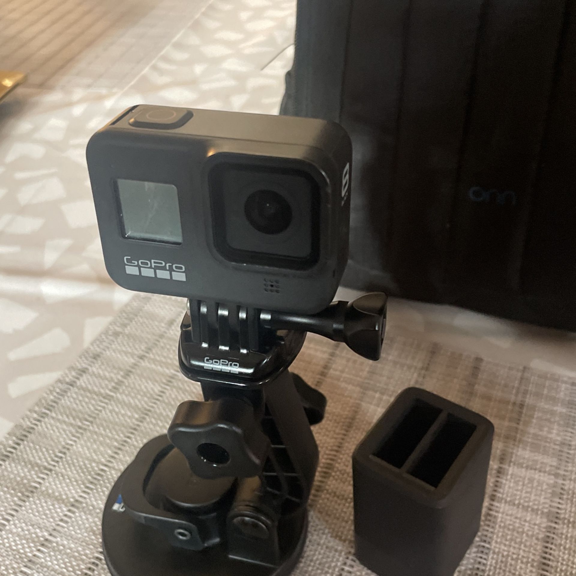GO PRO 8 BLACK WITH ACCESSORIES