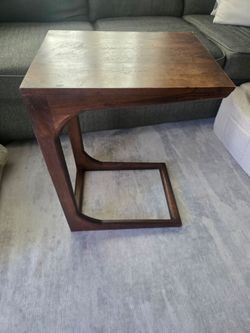 Wood C-Shape Side Table