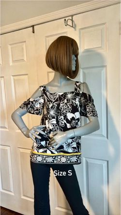 Black & White Floral Cold-Shoulder Top Size S