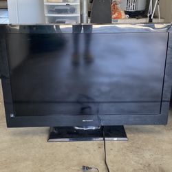 40” Tv. Perfect Condition And Good Video And Audio Quality 
