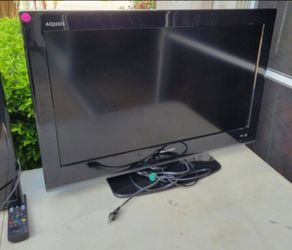 Sharp AQUOS 32" LCD TV – Works Great – Includes Remote & Cables