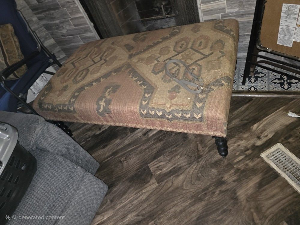 Ottoman/table