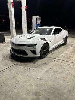 selling 2017 camaro 2ss