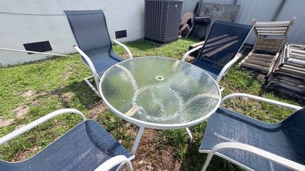 5-Piece Outdoor Patio Set – Glass Table + 4 Chairs