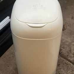 Diaper genie 