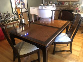 Mahogany dining room table- seats 6