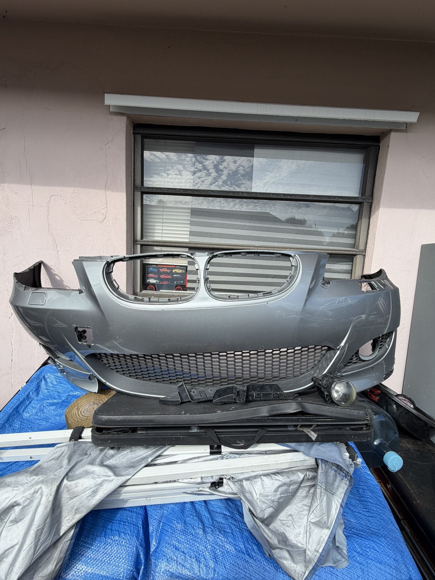 2004-2010 BMW 5 Series Front Bumper Cover - M5/Msport