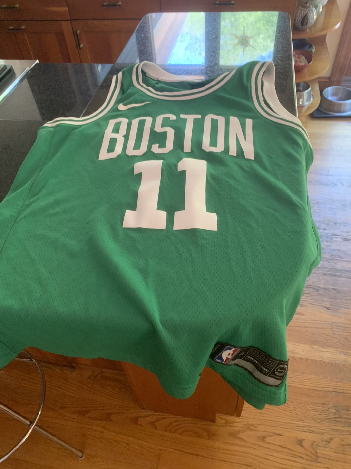 Kyrie Irving #11 Celtics Jersey Large