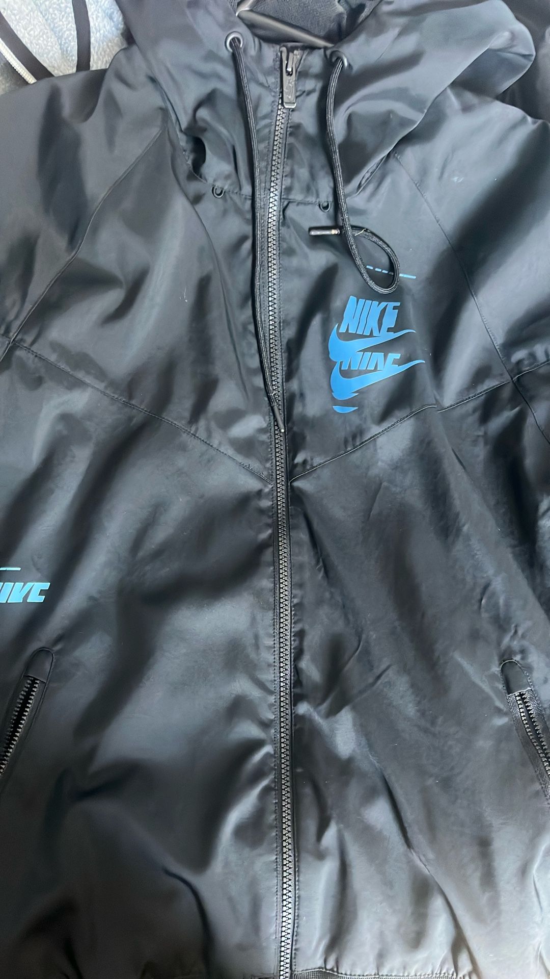nike windbreaker