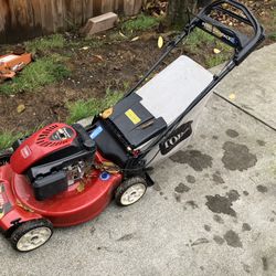 Toro 22”. Recycler Lawn Mower 