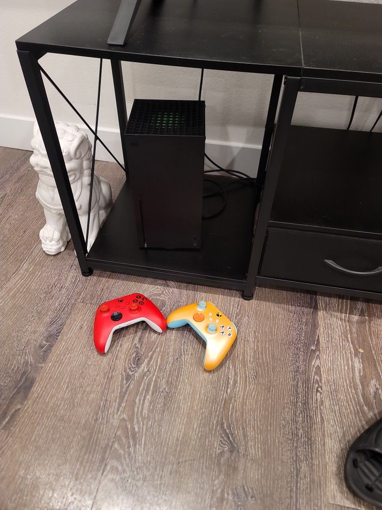 X Box Series X 1TB Console Bonus 2 Cute Controllers FREE