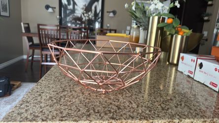 Metal fruit bowl