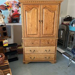 Armoire/Dresser