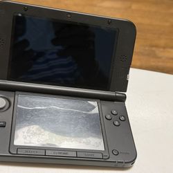 Nintendo 3DS XL Black Console  Very Clean , Working , No Charging Cable