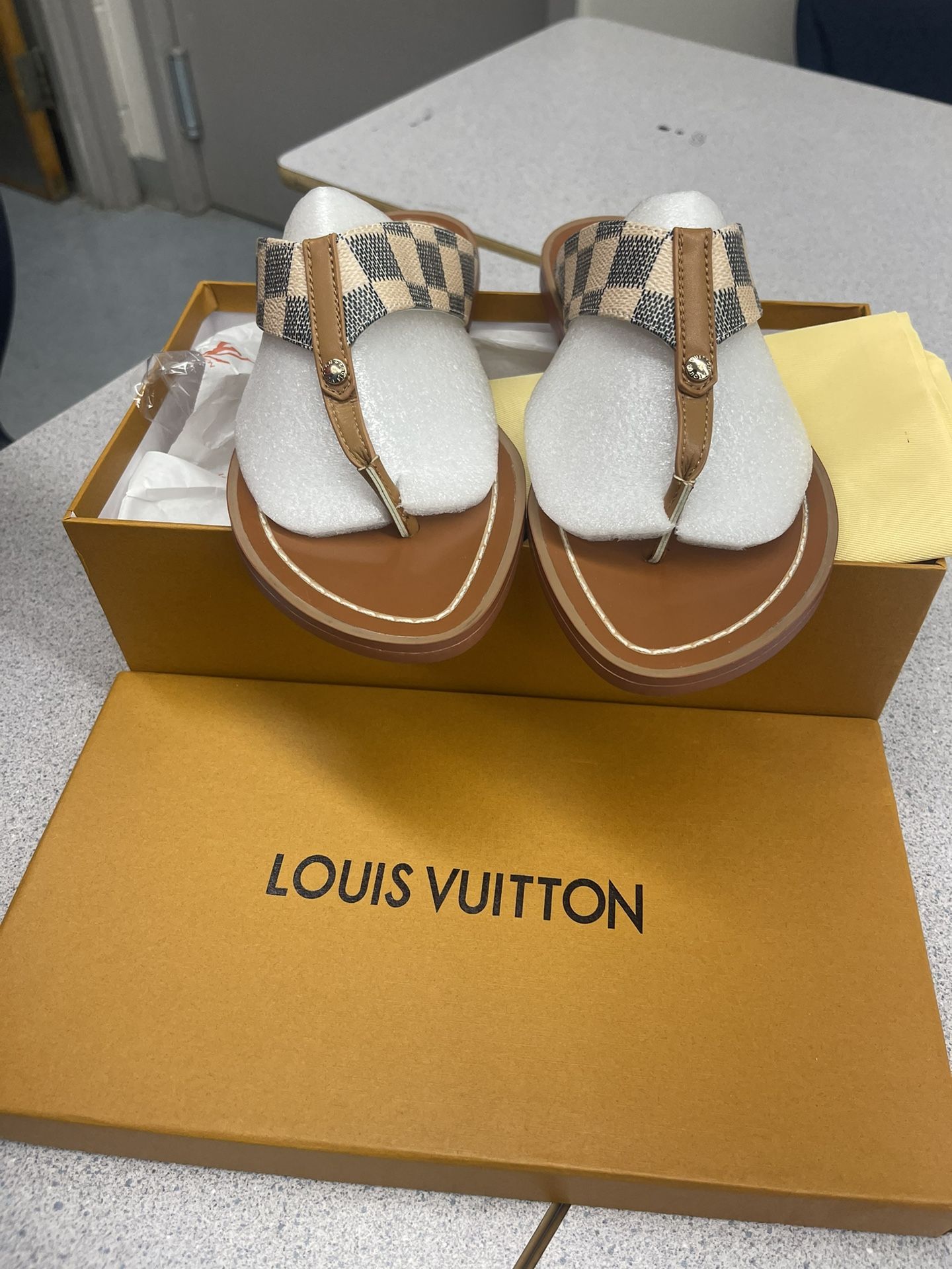 Louis Vuitton Flats Women’s 