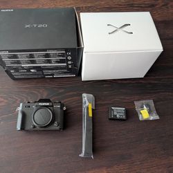 Fuji XT-20 Mirrorless Camera
