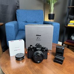 Nikon Zf with 40mm F/2 Lens Kit Bundle