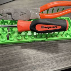 Snap On 1/4 Driver And Pliers With Socket Rack 1/4
