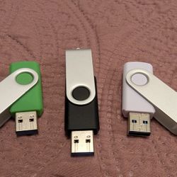 Electronics - USB sticks
SD card
SD card adapter
Micro SD card
Pens for screens
HP charger
HP docking station
Dell docking station 
Network cable
