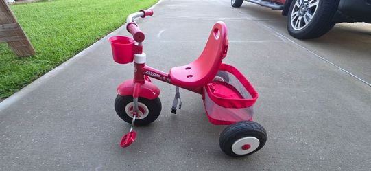 Radio Flyer toddler tricycle