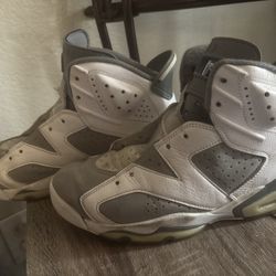 Gray &white Jordan’s 