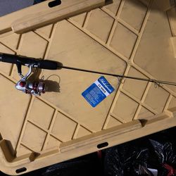 Shakespeare CE Dock Spinning Combo (Rod + Reel)