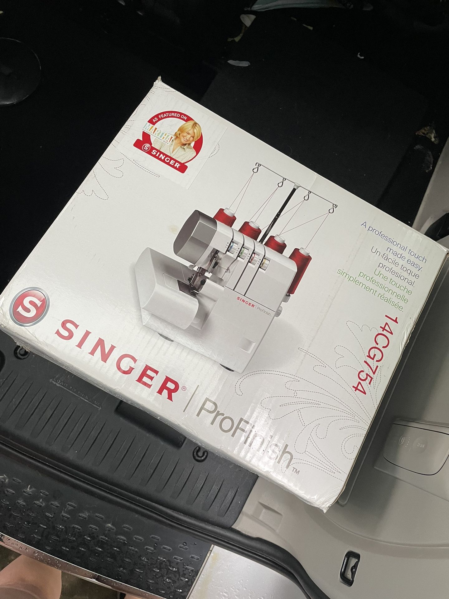 5 Sewing Machines Like New ! WORKS!
