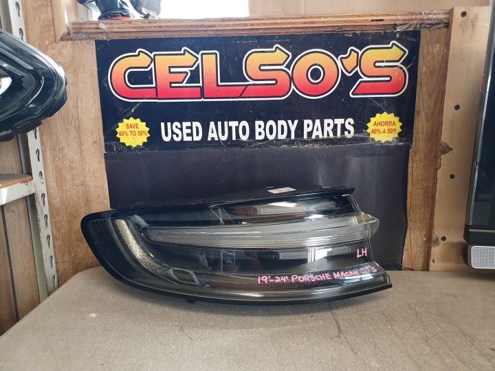 19 24 Porsche Macan GTS Tail Light LED OEM.