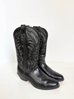 Women's Black Cowboy Books Size 6.5M