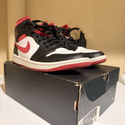 Air Jordan 1 Mid