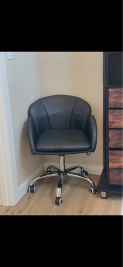 Black Faux Leather Swivel Chair
